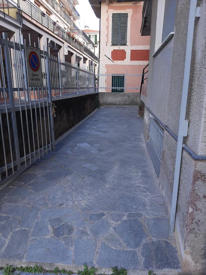 Ca' Da Vinci Apartment นอลี ภายนอก รูปภาพ